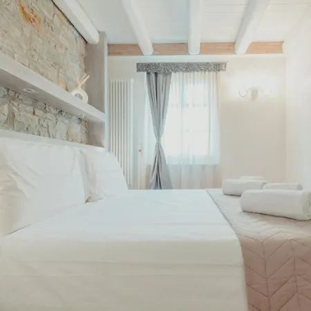 Aphrodite Luxury With Jacuzzi Apartament Triest