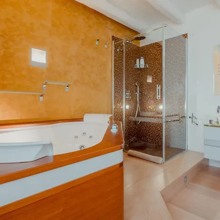 Aphrodite Luxury With Jacuzzi *