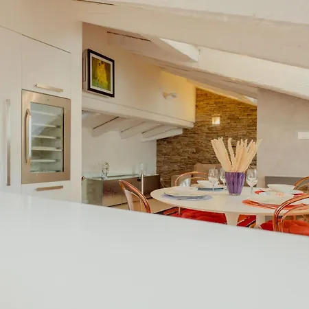 Aphrodite Luxury With Jacuzzi Apartmán Terst