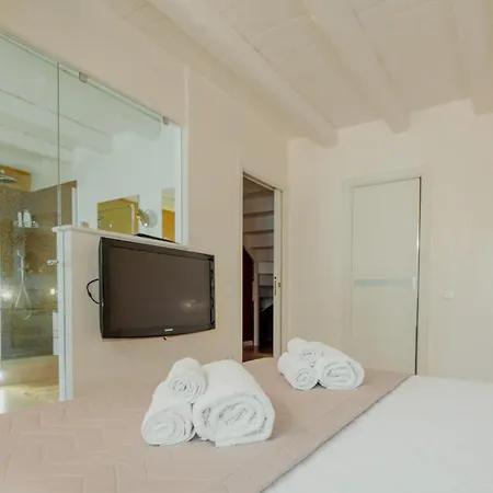 Aphrodite Luxury With Jacuzzi *