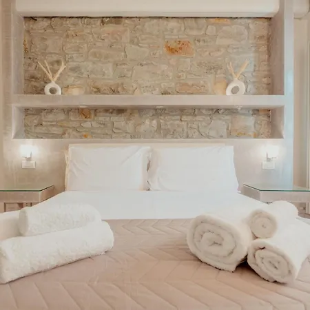 Aphrodite Luxury With Jacuzzi Apartman