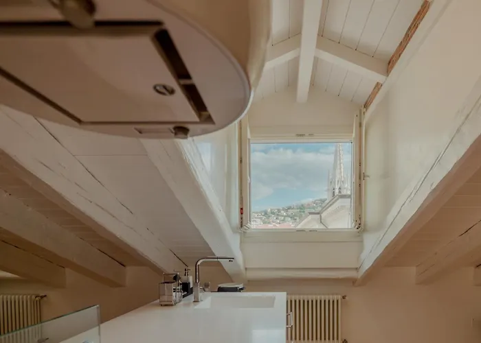 Aphrodite Luxury With Jacuzzi *