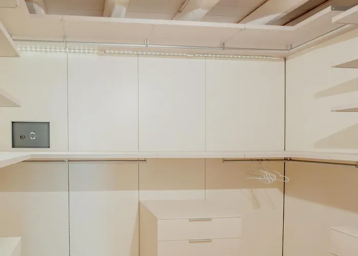 Aphrodite Luxury With Jacuzzi Trieste