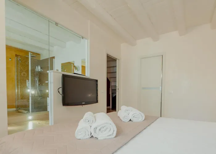 Aphrodite Luxury With Jacuzzi *