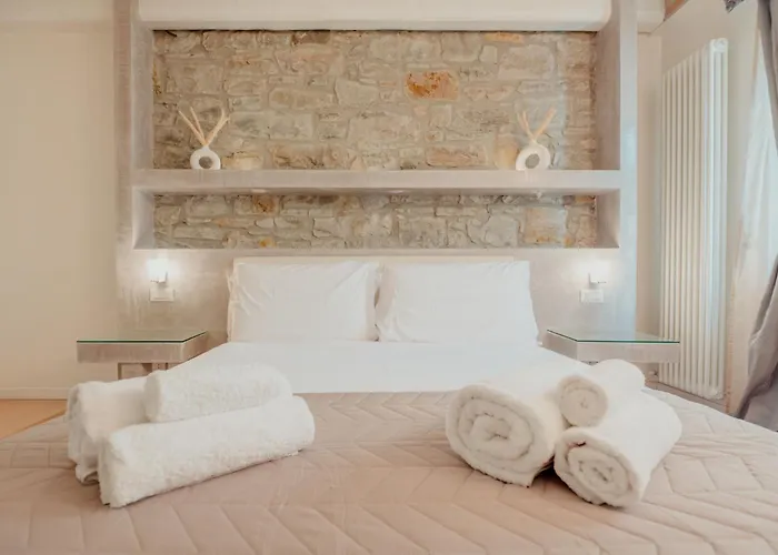 Aphrodite Luxury With Jacuzzi Daire